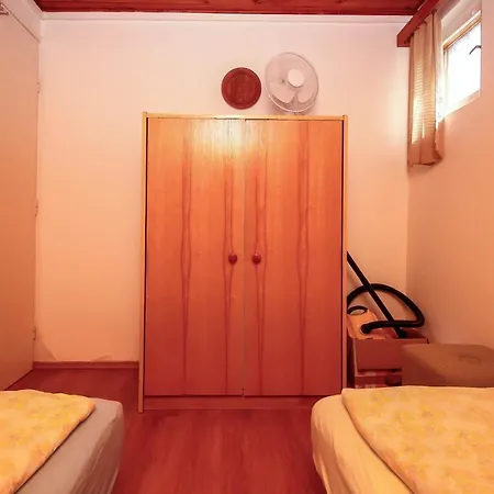 103 - Vizkozeli Kutyabarat Ikerhazfel Apartament